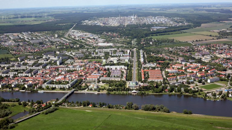 Luftbild: Aerophoto Ltd. 2013 